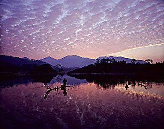 恐怖动作冒险游戏《邪吟》上架Steam 秋季发售支持中文